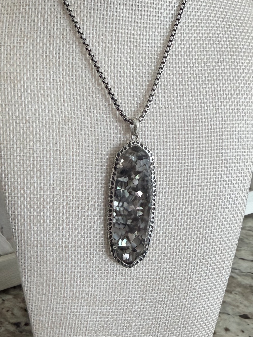 Rare Kendra Scott Layden Necklace in Silver with Abalone Shell Pendant - Picture 4 of 5